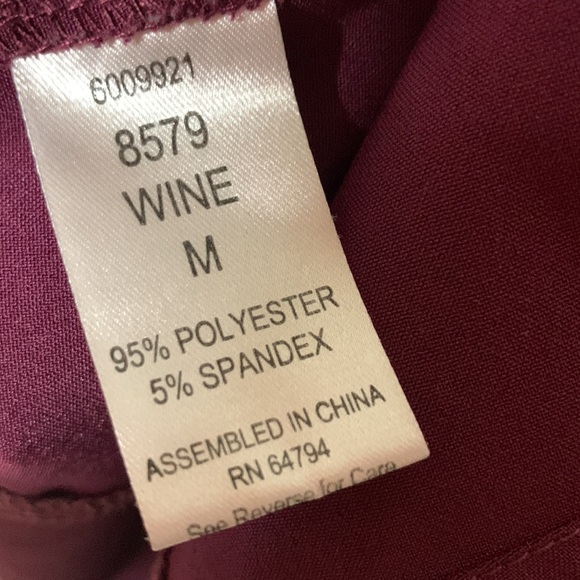 Med Couture Womens 8579 Racerback Shirttail V-Neck Scrub Top - Picture 7 of 9